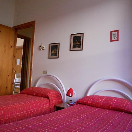 ניקוטרה Villa Magnolia Appartamenti מראה חיצוני תמונה